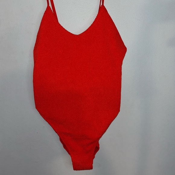 🆕 GOOD AMERICAN ALWAYS FITS ONE PIECE SWIMSUIT IN BRIGHT POPPY - Picture 1 of 8